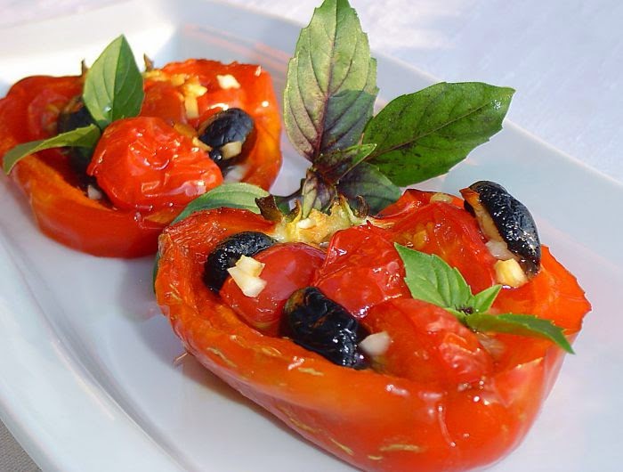 Салат из помидор на зиму. Закуска из перца томатов. Закуска из перца томатов. Маринованные помидоры по корейски. Вкусная закуска из помидор.