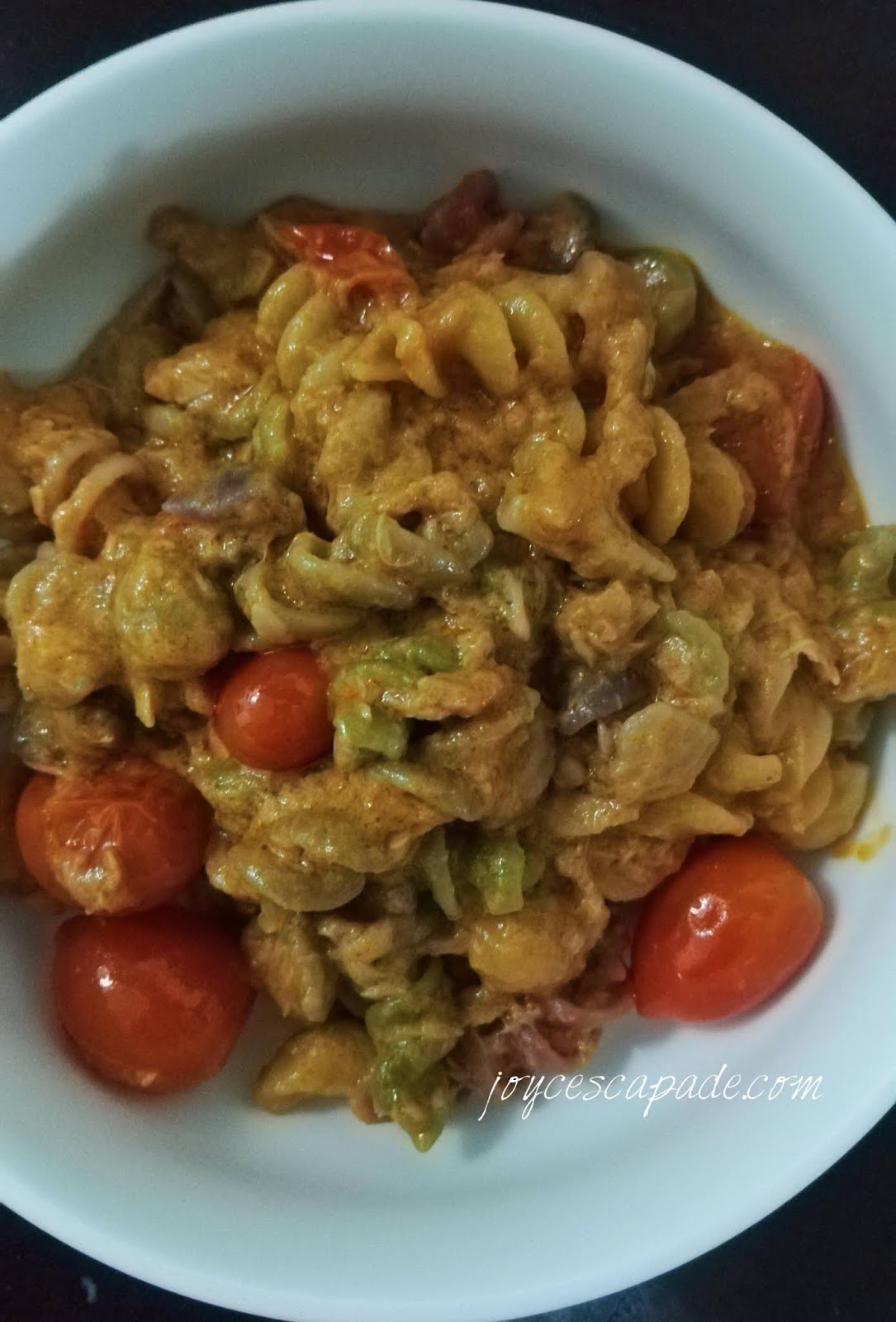 Creamy Tuna & Cherry Tomatoes Veggie Pasta Joy 'N' Escapade