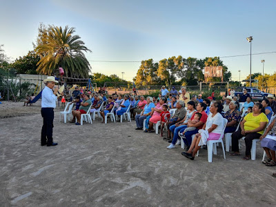 Alcalde de Huatabampo Ramón Díaz visita comunidad 17 de octubre y anuncia 100 techos