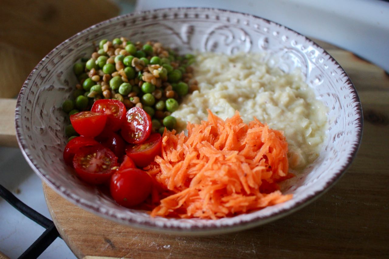 Green Gourmet Giraffe Cauliflower cheese pasties (served with carrot