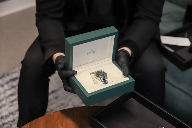 Leo Chan Rolex MILGAUSS: Watchfinder & Co NYC Luxury Watch Showroom