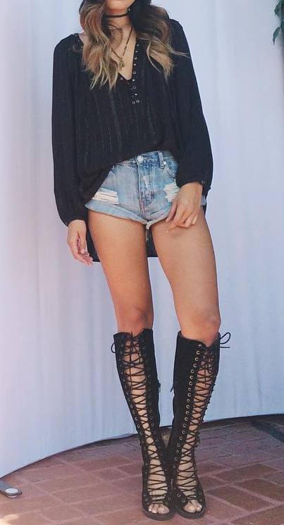 summer outfit idea: top + shorts + lace up shoes