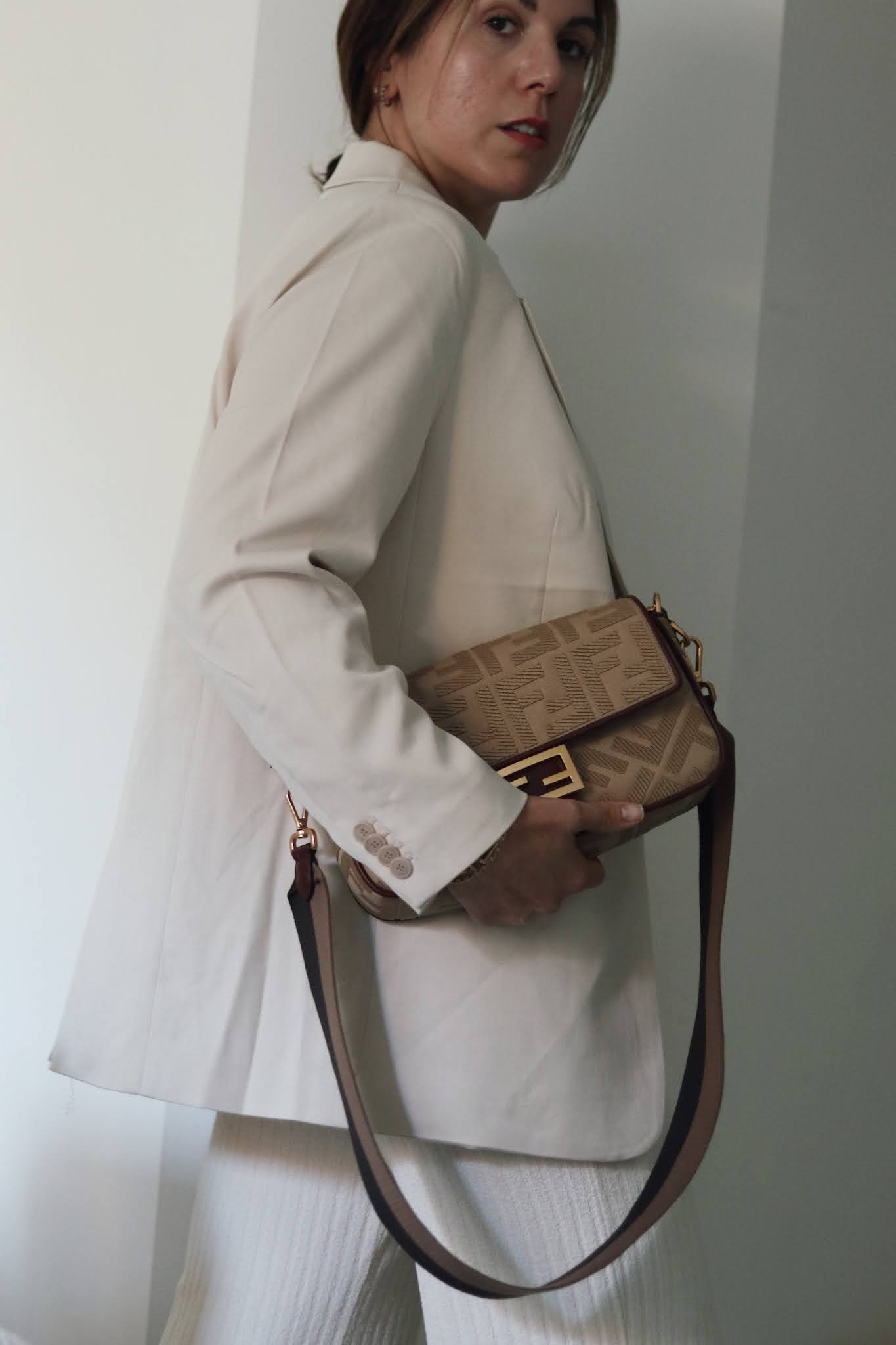 HM oversized blazer all beige outfit fendi baguette