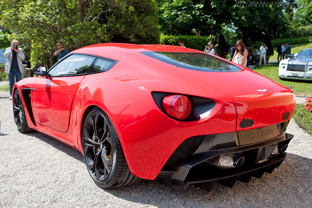 Aston Martin v12 Zagato 2011