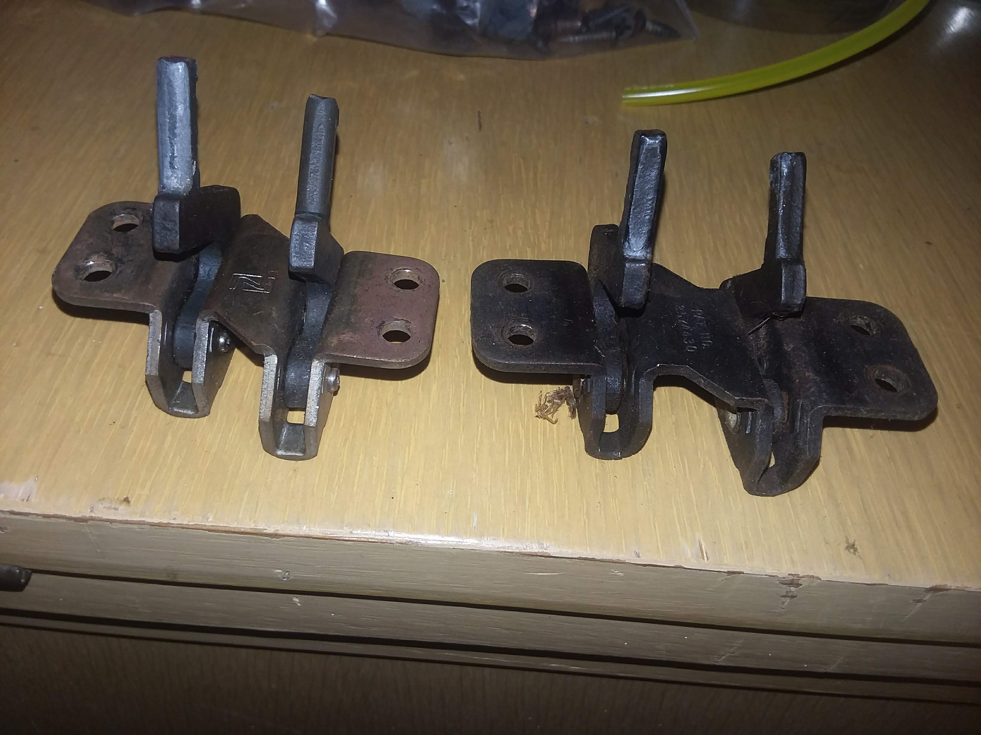 Dual Universal Sewing Machine Hingepins Compound Hinge for Sewing Machines!