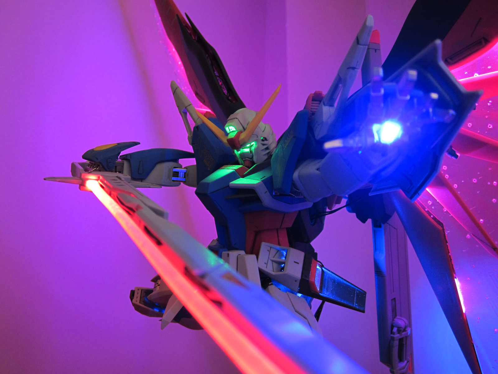 GUNDAM GUY: MG 1/100 Destiny Gundam w/ LED Customized Build