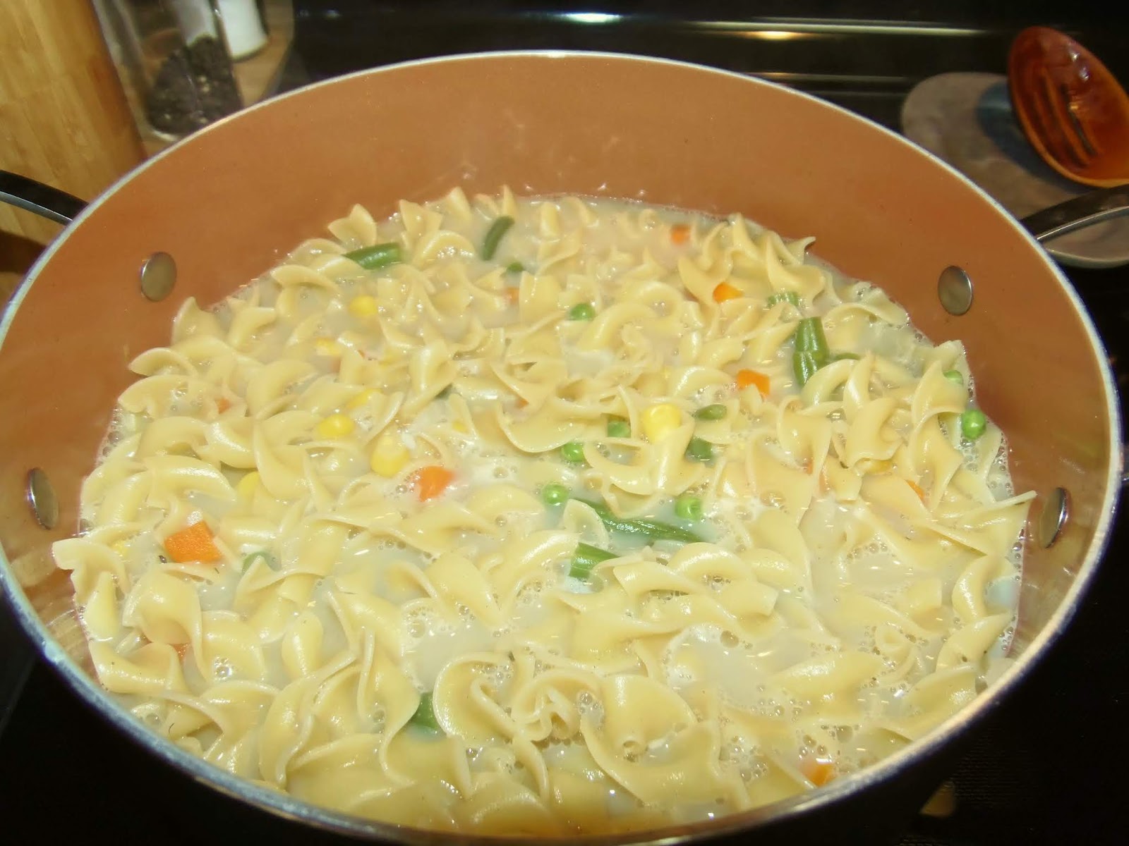 Glo's Kitchen 1Pot Vegetable Pot Pie Noodles