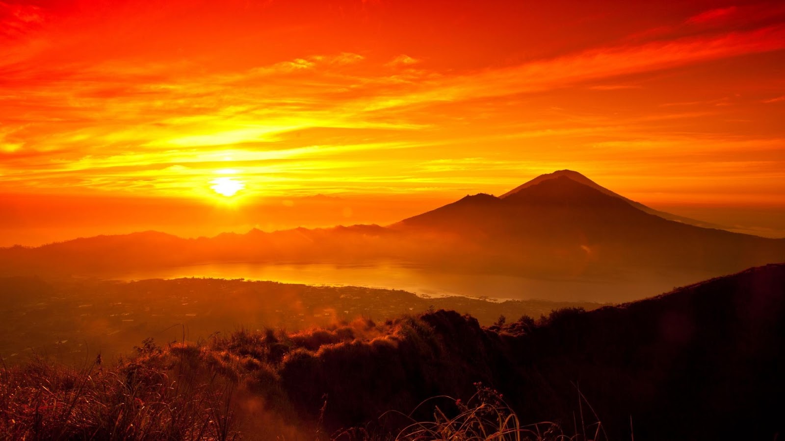 BANGGA SEJARAH: Eksotika Tersembunyi Gunung Bromo, Sunset Paling
