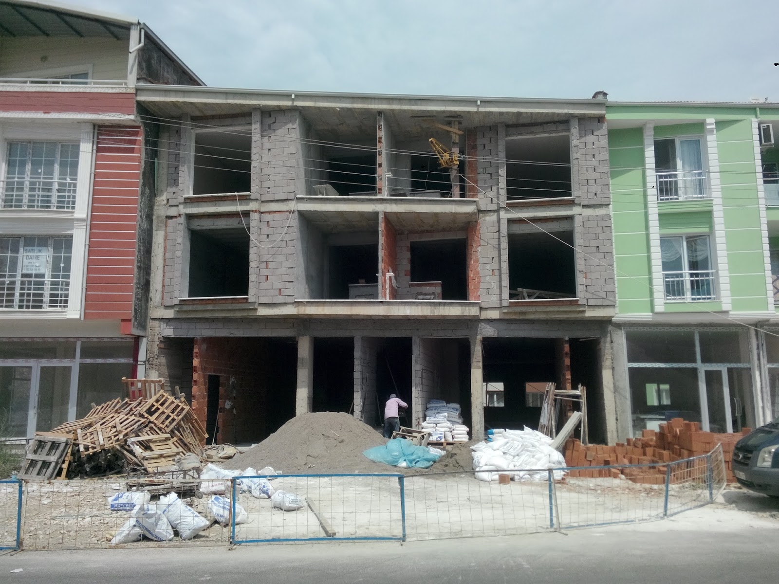 Satılık 700 metre dükkan ve 150 m ev Gemlik Belediyesi