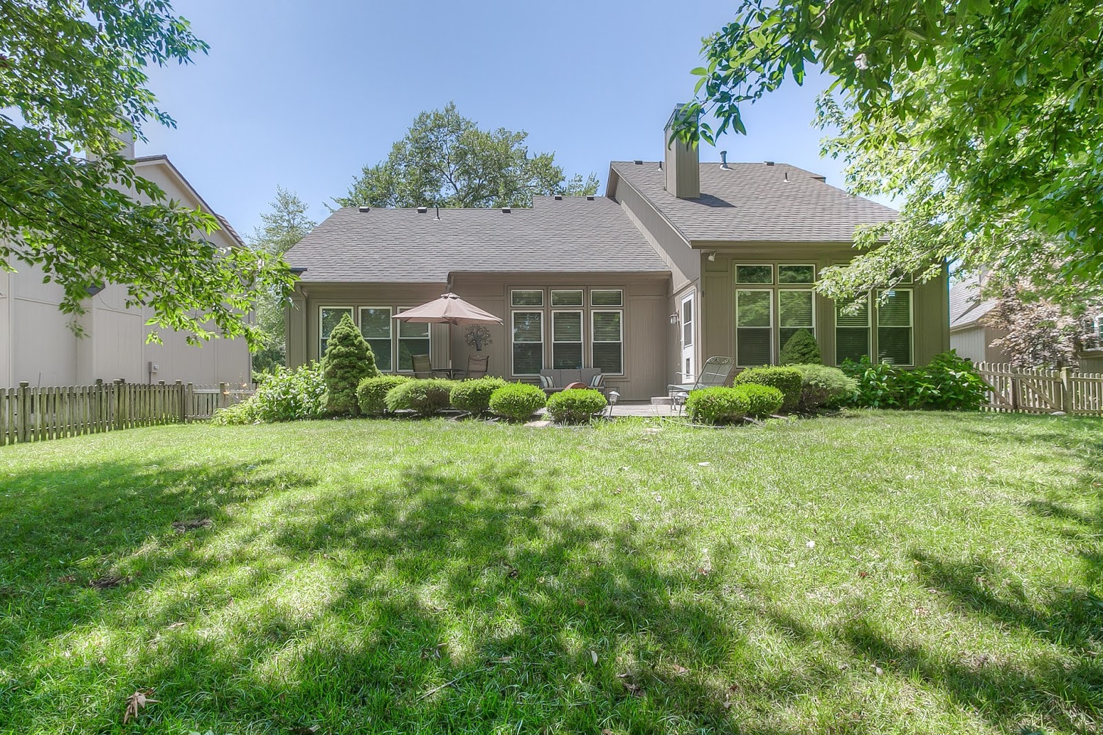 New! Impressive Lakewood Forest 1.5 Story