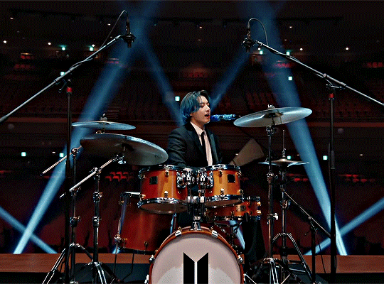 그래미 위크 무대에서 드럼치는 BTS 정국 - 꾸르