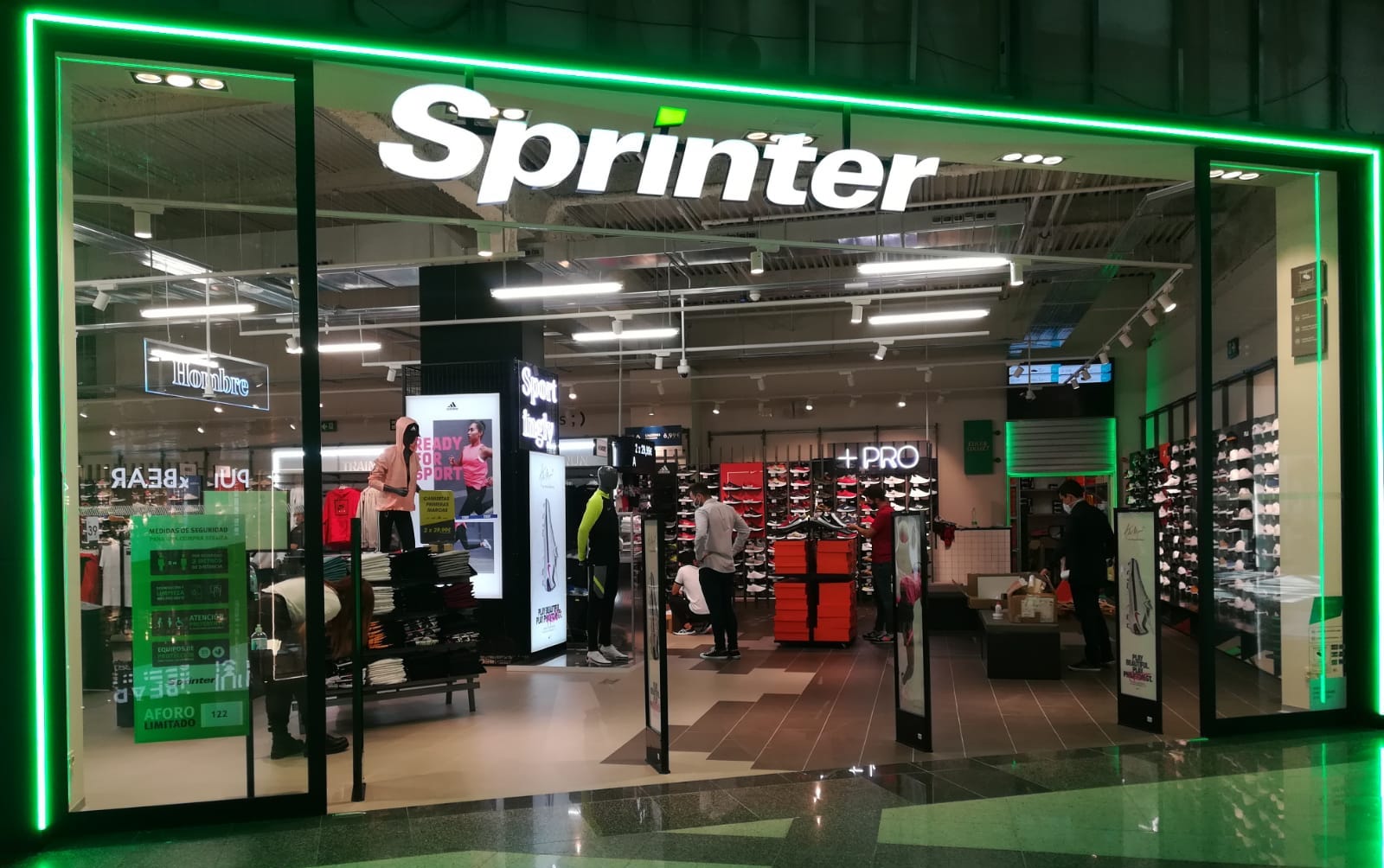 Boda Permanecer de pié articulo Max Center inaugura la primera tienda de Sprinter en el País Vasco