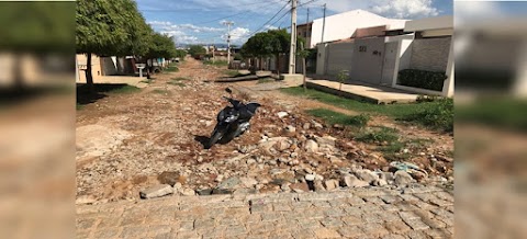 Rua Ageu de Castro, abandono e lamentações da comunidade