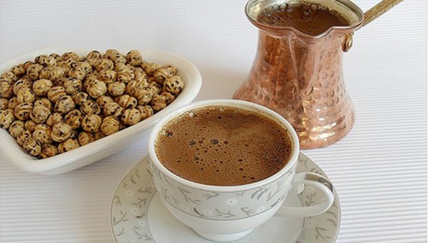Bol Köpüklü Karamelli Türk Kahvesi Tarifi KAHVEKAFE Kahve
