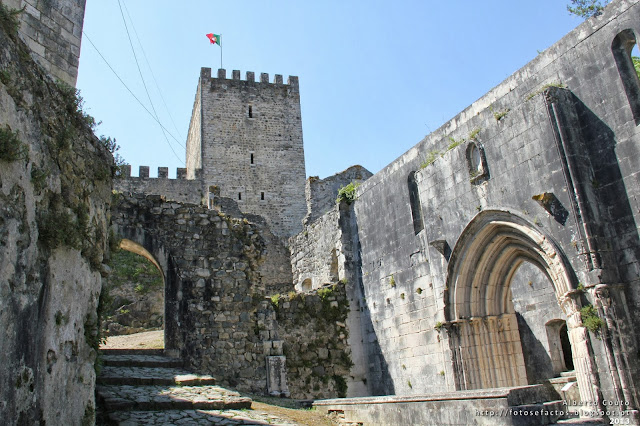 Castelo de Leiria - Igreja de Santa Maria e Torre-http://fotosefactos.blogspot.com