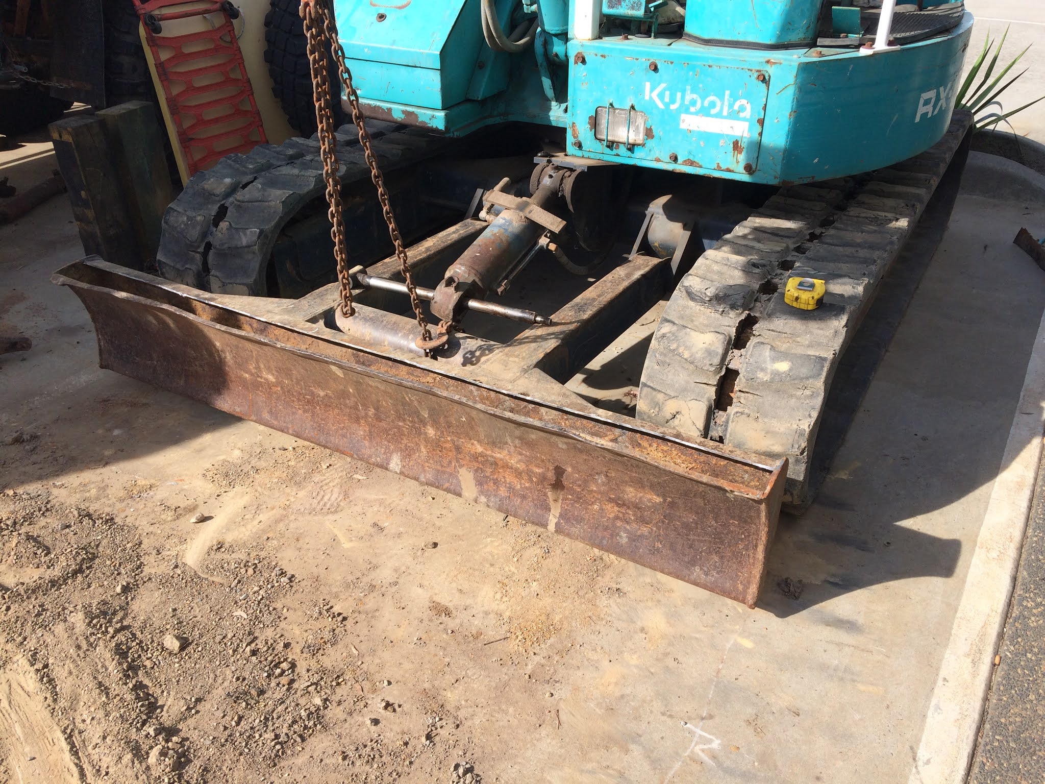 CHRISTIE PACIFIC CASE HISTORY Kobelco 3.5 ton Dozer Blade Repair Reconditioning.