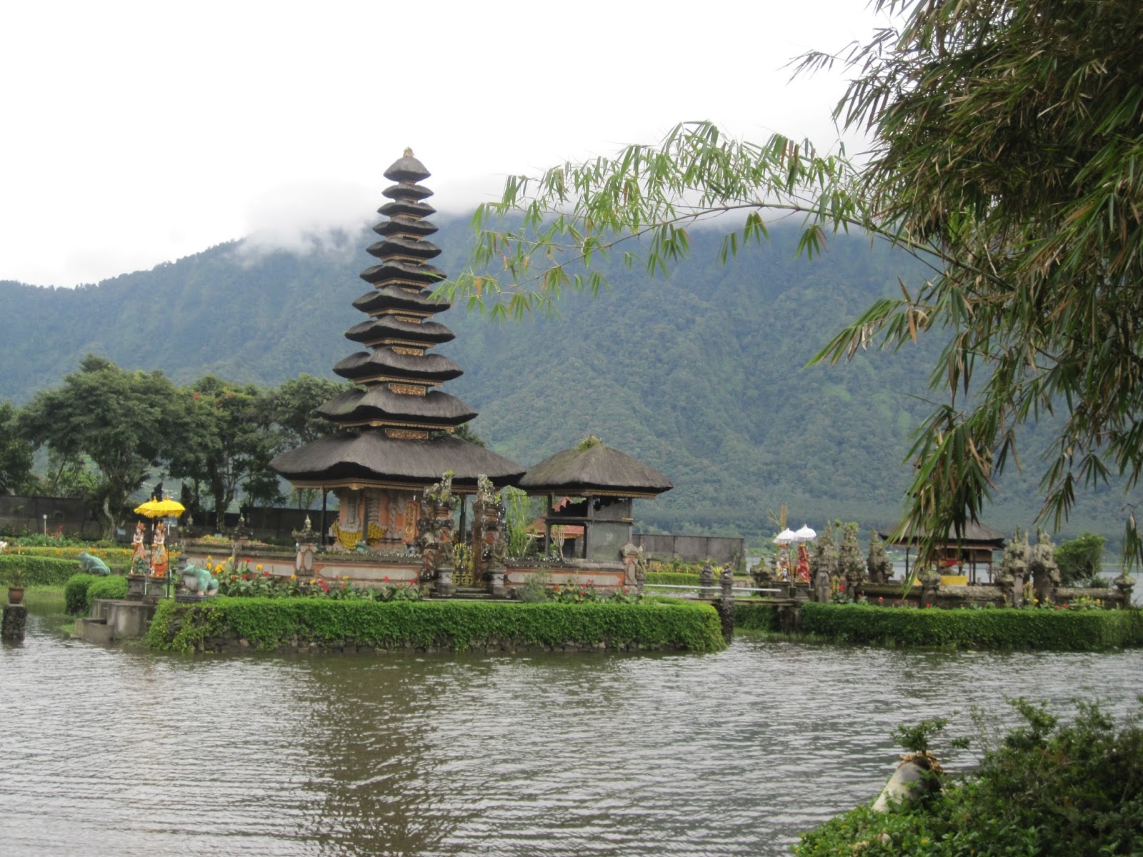  Bali  driver tour guide BALI  COUNTRY  SIDE TOUR BEDUGUL 