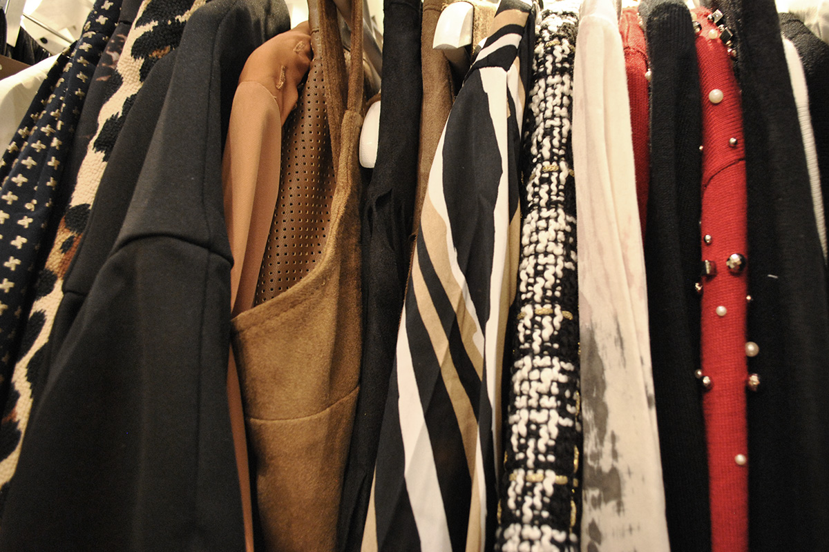 Coloco mi desastre con mi ropa. Top Queens Salamanca.