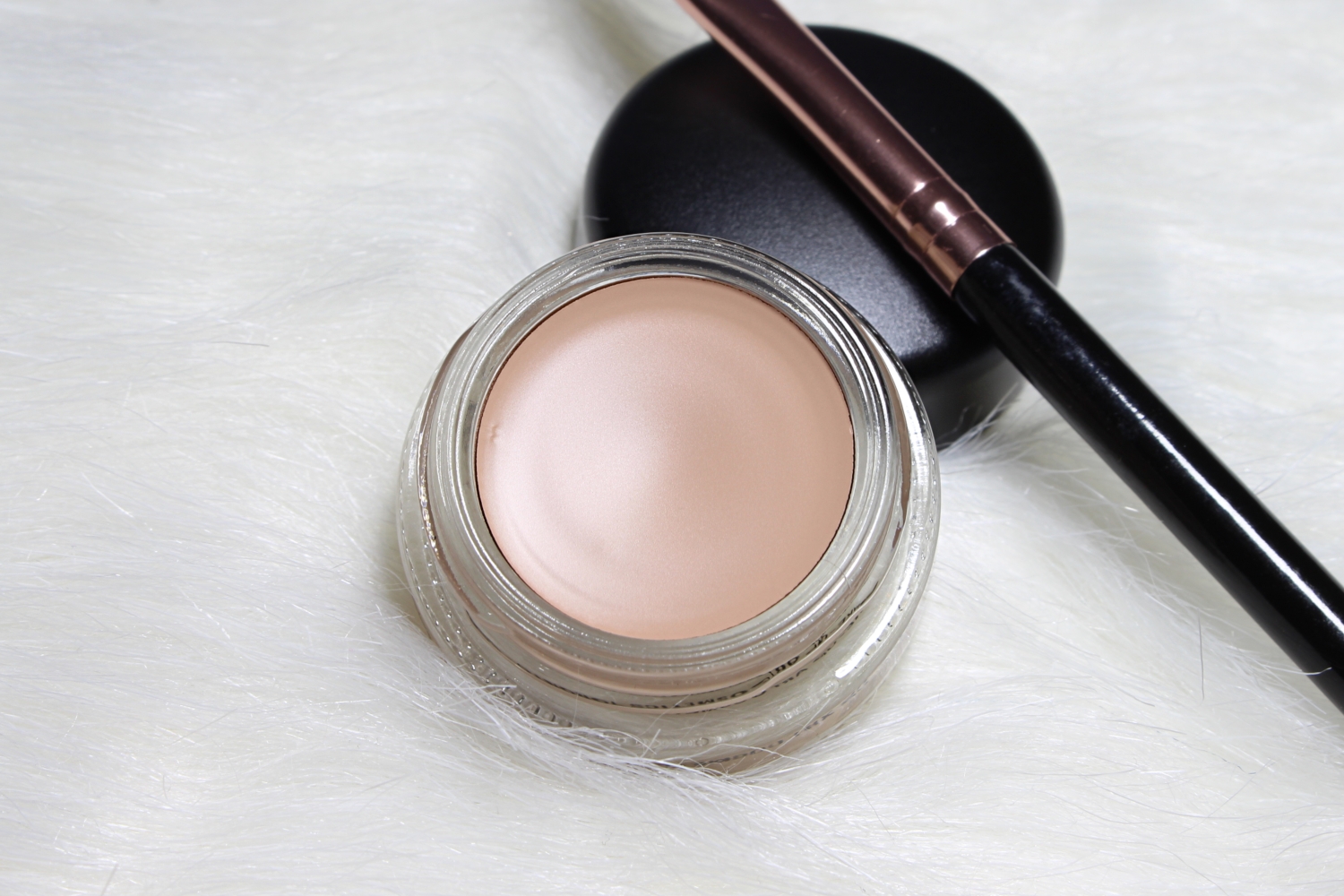 Iconic Paint Pot Primer by MAC in shade in Painterly Review & First