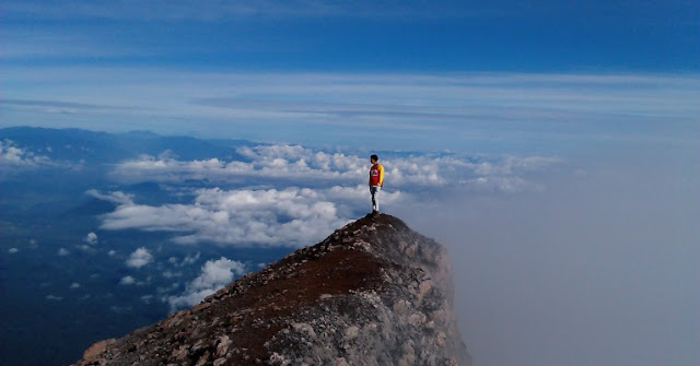 Inilah Jalur Pendakian Terekstrim Di Indonesia - PLH Indonesia