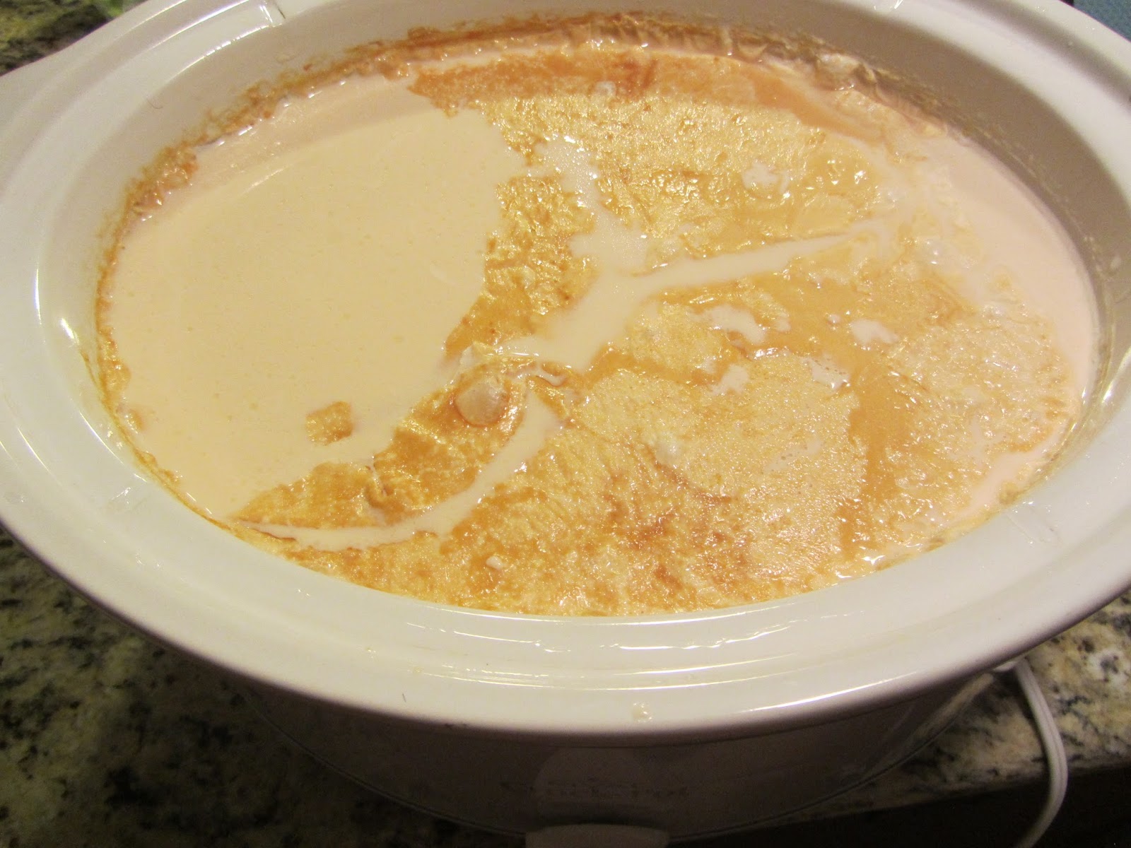 топленое молоко. топлёное молоко в мультиварке редмонд. топленое молоко с корочкой. топленое молоко. топлёное молоко в домашних условиях.