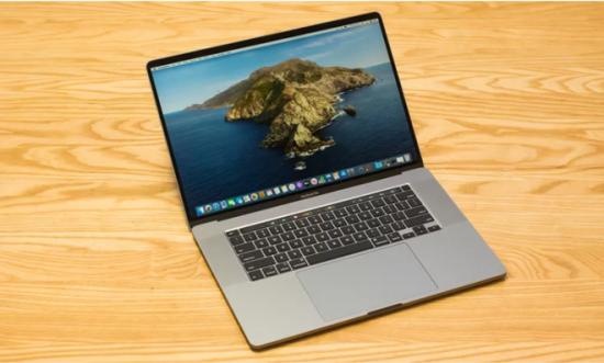 Đĩa mềm có chữ ký của Steve Jobs bị “thét giá” gấp 4 lần MacBook Pro