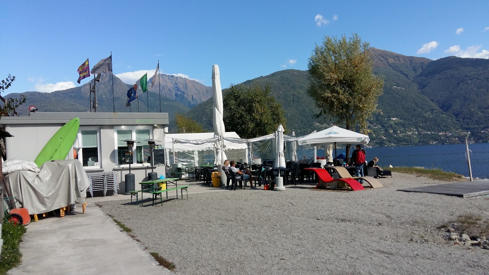 LIBRANDO E VIAGGIANDO SAN SIRO Alla scoperta del LAGO di COMO LIBRANDO E VIAGGIANDO SAN SIRO Alla scoperta del LAGO di COMO