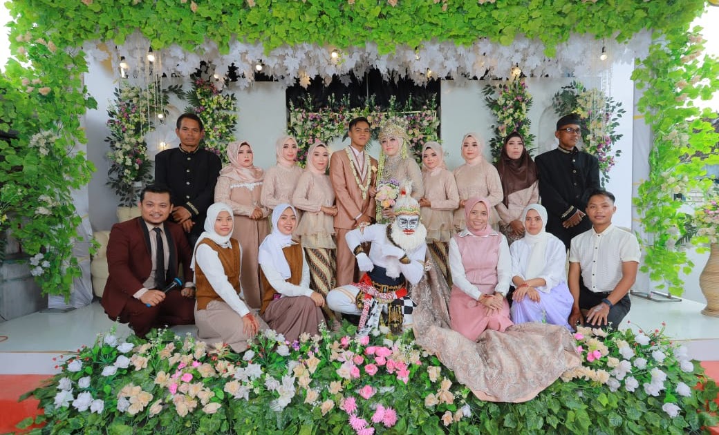 MC Manten Tuban Live in Tambakboyo Tuban Dewi Salon Mustika