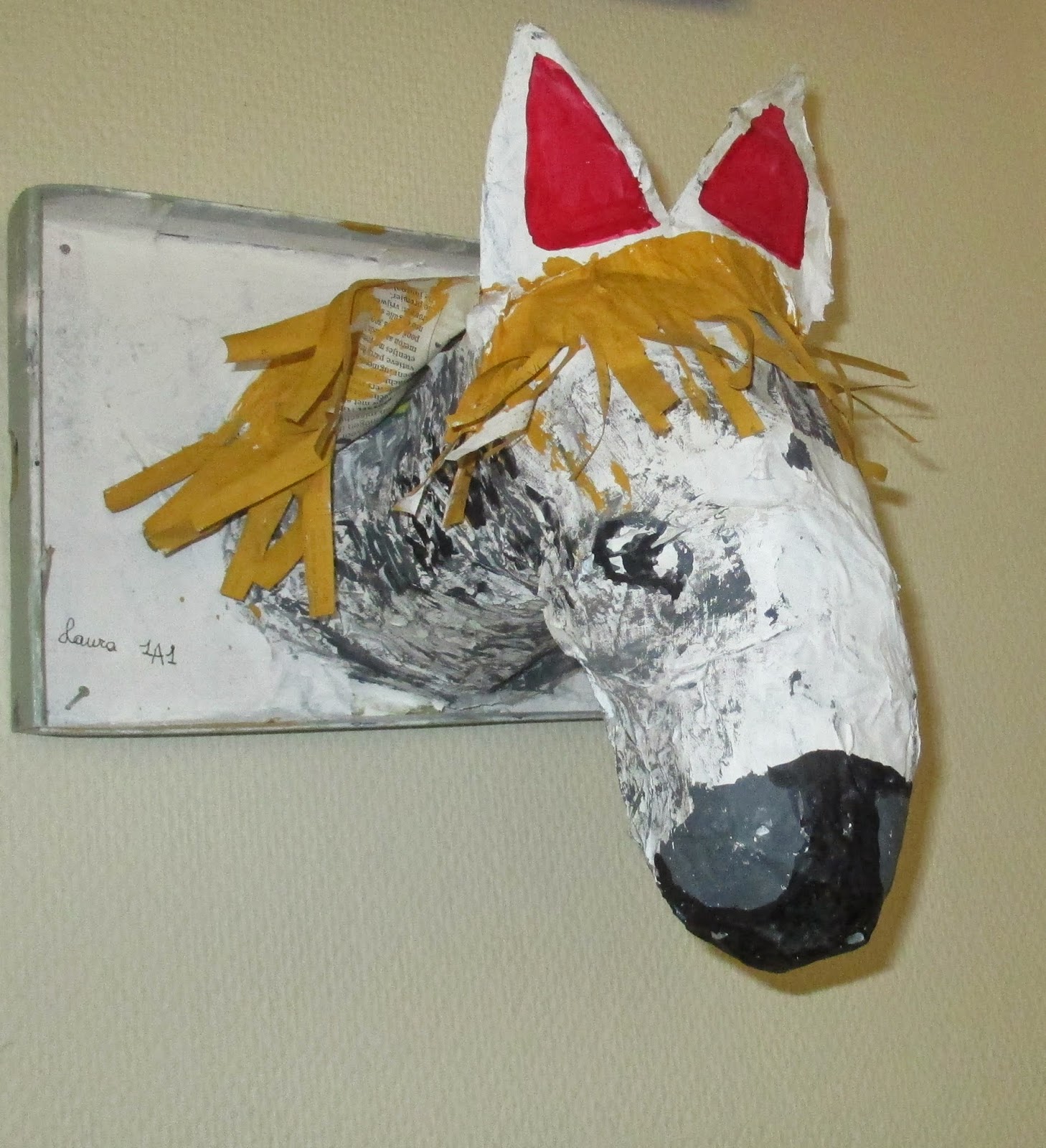 P.O. Huisje Dierenkoppen uit papiermaché met 1ASO