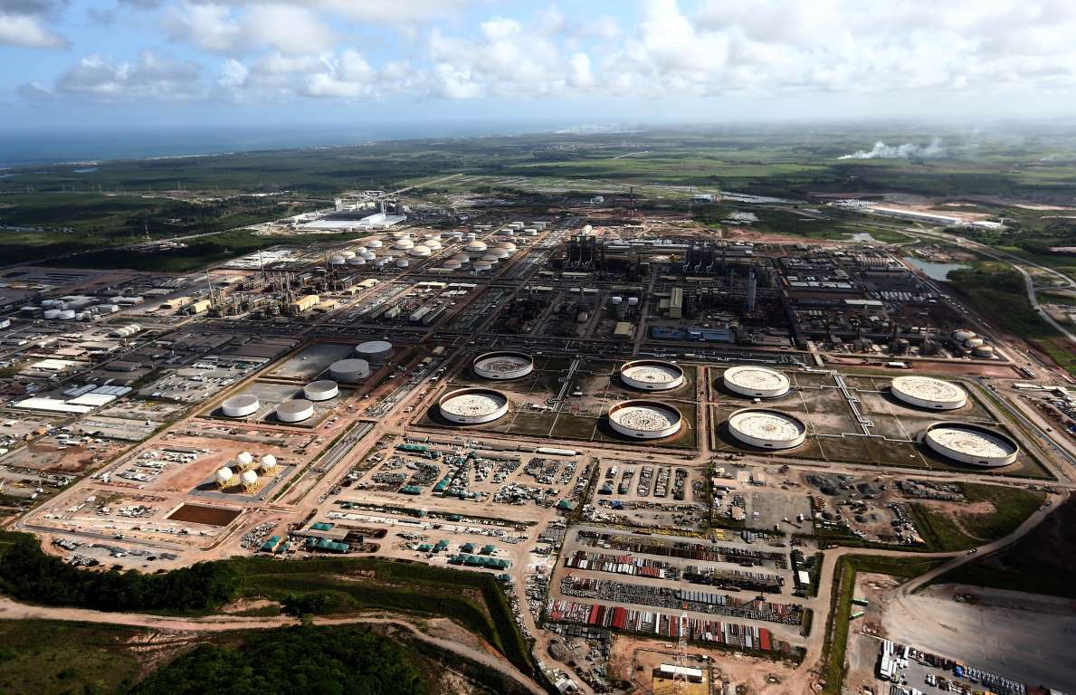 Em Pernambuco, greve faz litro de gasolina chegar a R$ 8,99