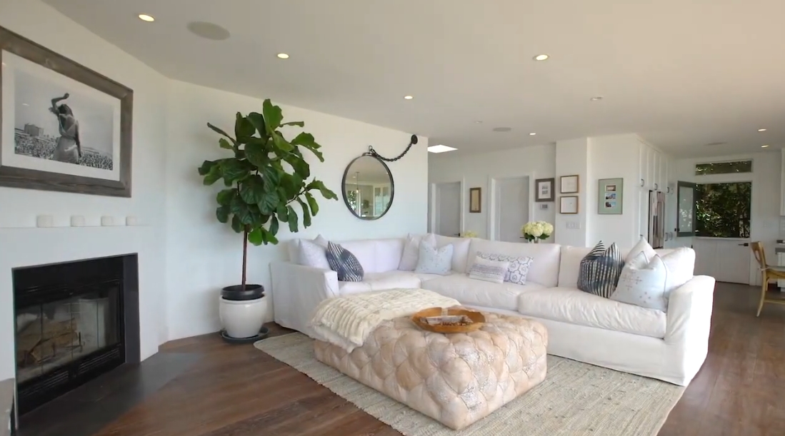 Tour 12 Samoa Way, Pacific Palisades, CA vs. 12 Interior Design Photos
