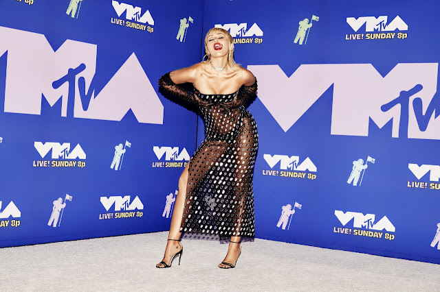 Miley Cyrus Sizzles at MTV Video Music Awards 2020