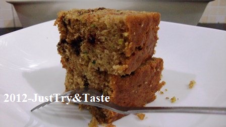 Resep Cake Zukini (Zucchini) dengan Kacang Tanah Cincang, Chocolate Chips dan Kismis