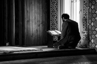 Ekonomi Islam dalam Al-Qur'an dan Sunnah dan Waktu Sekarang Ekonomi Islam dalam Al-Qur'an dan Sunnah dan Waktu Sekarang