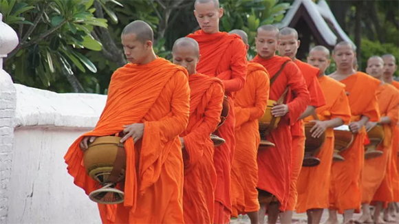 寮國女性不能觸碰寮國僧侶？究竟是何原因？