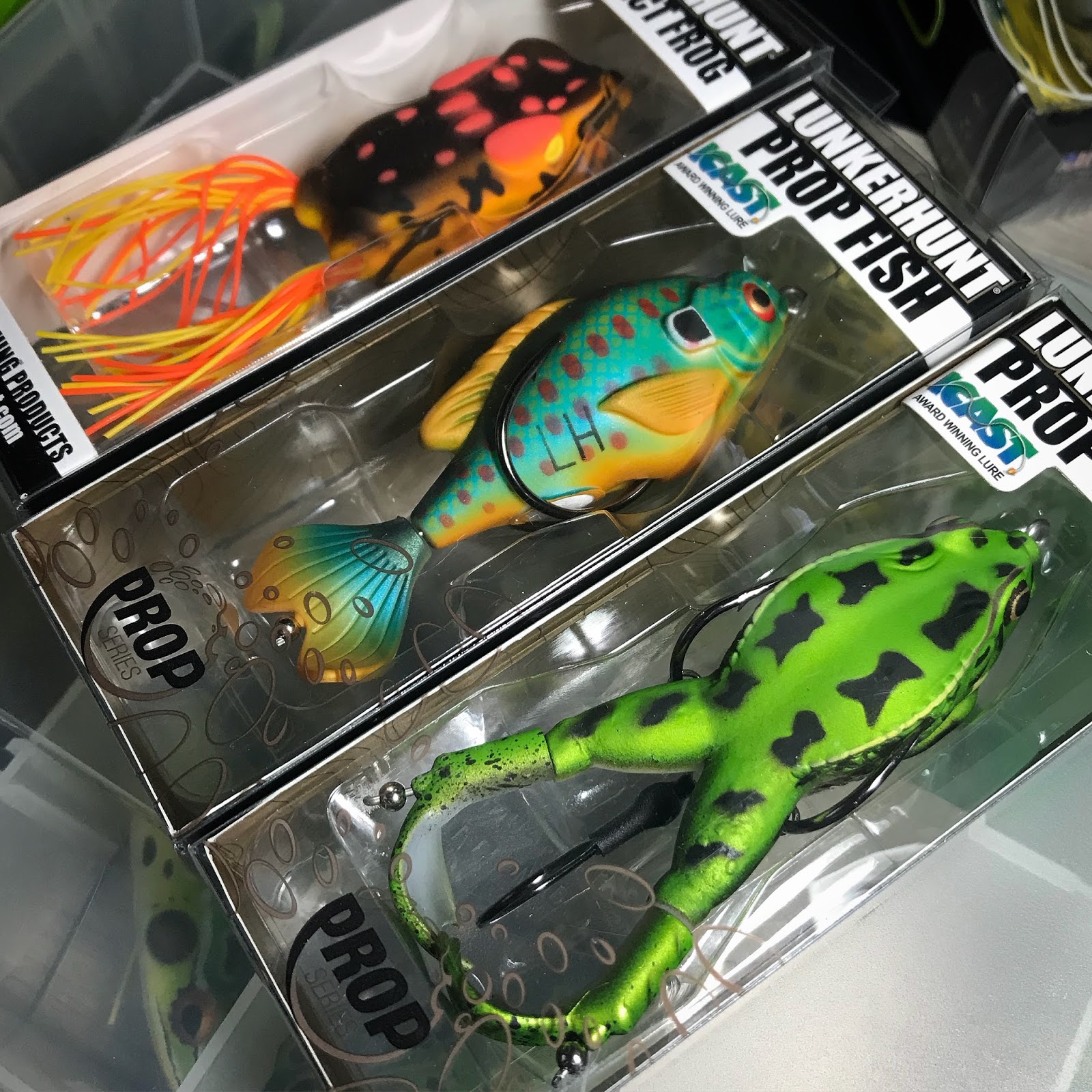 Bass Junkies Frog Pond: Frog Addicts Unboxing Review - LunkerHunt