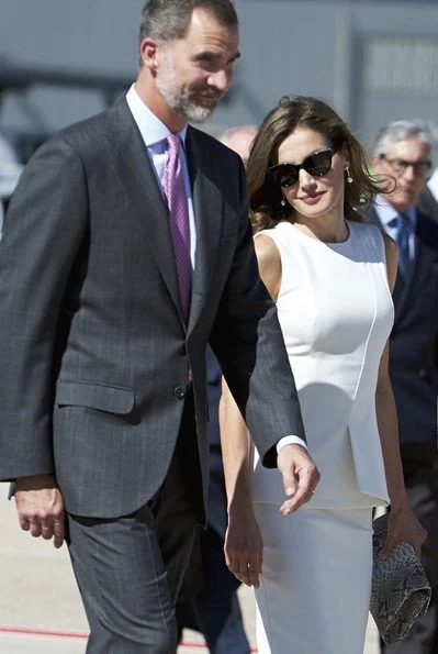 Queen Letizia wore MAGRIT snake printed pumps. Queen Letizia HUGO BOSS Sunglasses visit UK Queen Elizabeth