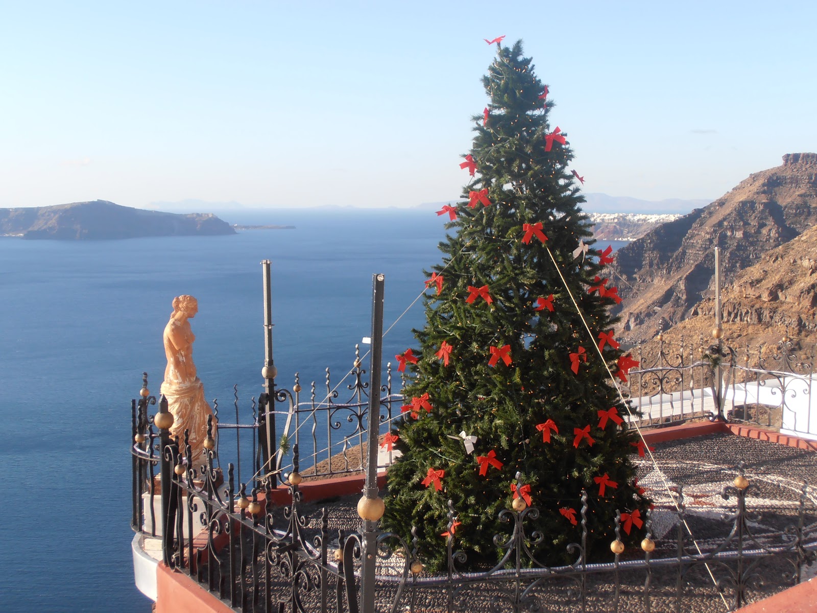 Fall the Beach Punk.. The "new" Christmas Tree at Caldera Santorini