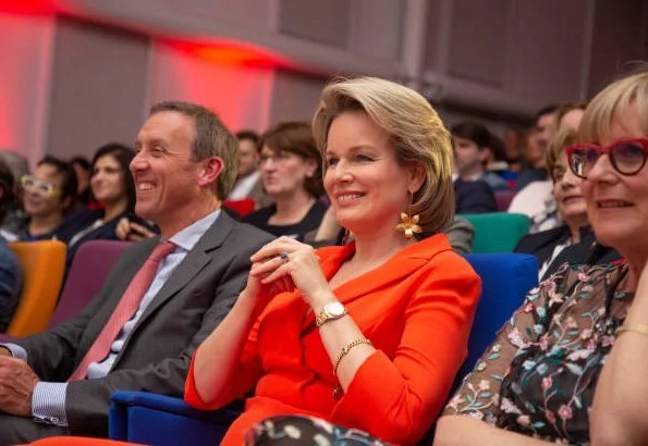 Queen Mathilde wore Natan Jumpsuit. Womed Zuid Award was given to Carmen Perdomo from El Salvador