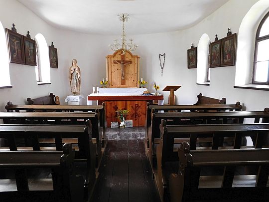Wnętrze kaplicy Matki Boskiej Różańcowej.