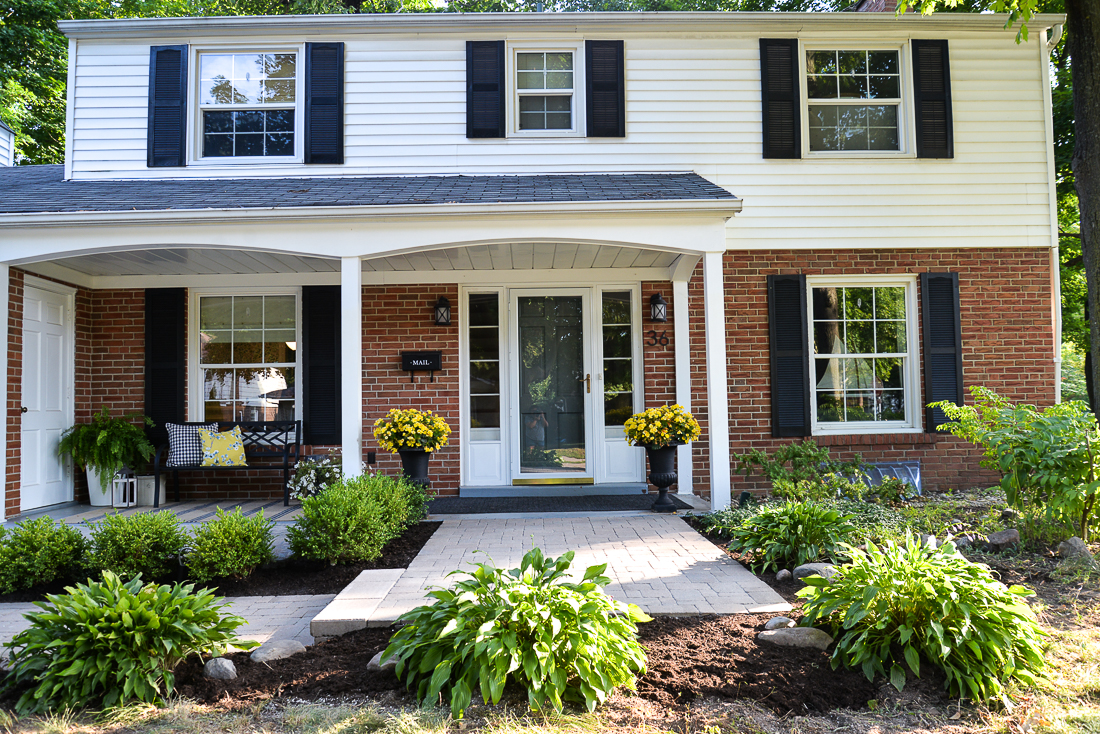 Installing Paver Walkway Curved / DIY PAVER WALKWAY INSTALLATION