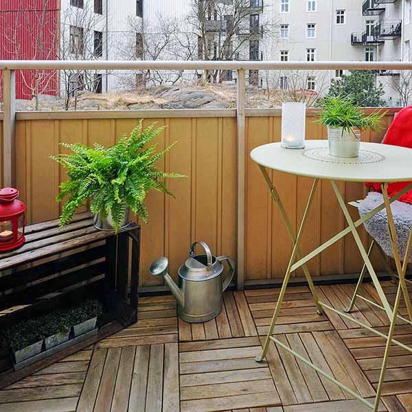How to decorate A small Balcony ?