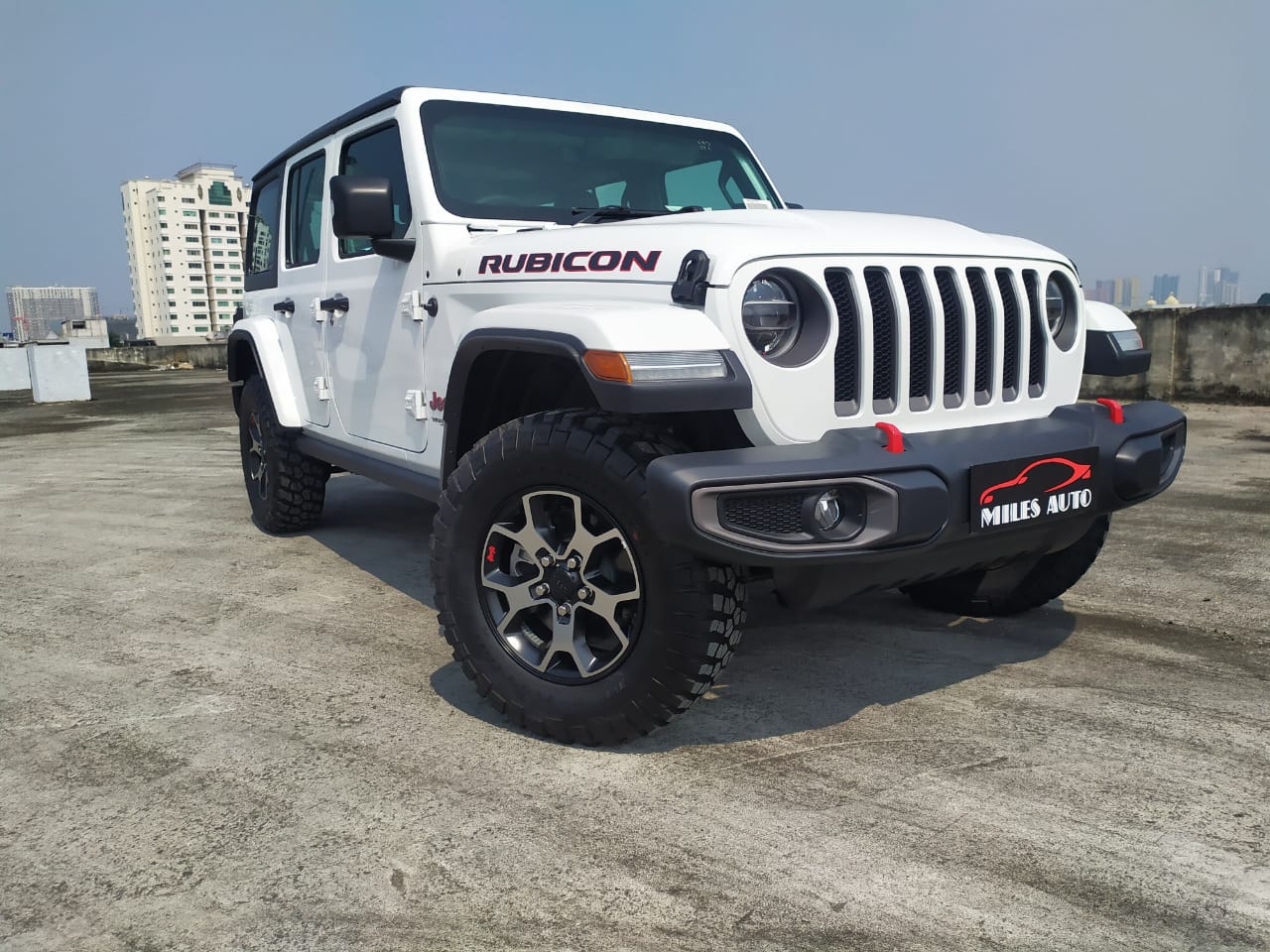 Mobil Jeep Rubicon 4 Pintu