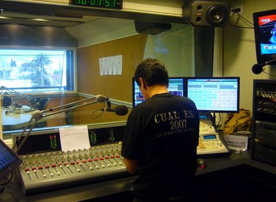 AUDIO SYSTEM DEL ECUADOR: FUNCIONES DEL OPERADOR DE RADIO