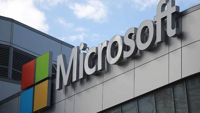 Em 29 de janeiro, como parte de sua teleconferência após balanço, a Microsoft informou que seu segmento de Computadores Pessoais teria receita entre US$ 10,75 bilhões e US$ 11,15 bilhões no terceiro trimestre fiscal,