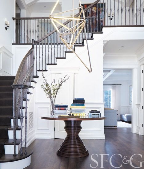 HALL DE ENTRADA E MESA REDONDA