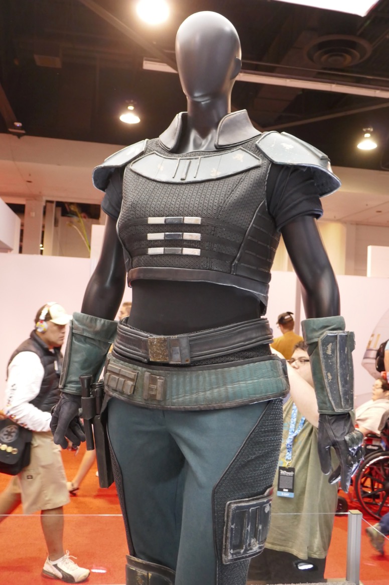 Hollywood Movie Costumes and Props: Pedro Pascal and Gina ...