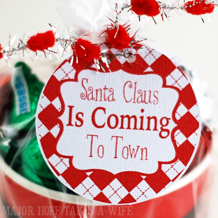 Santa Claus Is Coming To Town Free Printable Gift Labels for Christmas gift giving