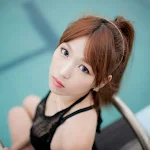 Lee Eun Hye – Black Dress At The Pool Foto 13