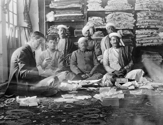 Жак Картье с индийскими торговцами драгоценными камнями, 1911 (фото из архива Cartier)